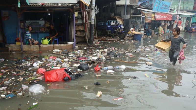 Banjir Rob di Muara Angke (CNBC Indonesia/Andrean Kristianto) Banjir Rob di Muara Angke (CNBC Indonesia/Andrean Kristianto)
