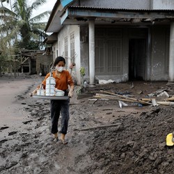 Update Erupsi Semeru: 34 Orang Tewas, 4.250 Jiwa Mengungsi