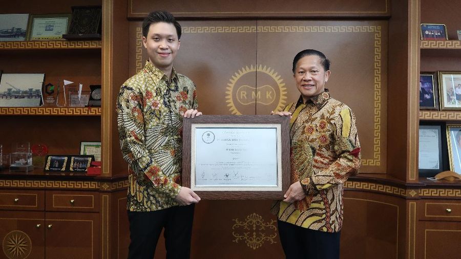 Perusahaan pertambangan batu bara asal Sumatera Selatan, PT RMK Energy Tbk (RMKE) mencatatkan saham perdana di Bursa Efek Indonesia (BEI) pada Selasa ini, 7 Desember 2021.