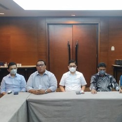 2 Bos Buruh & Ketum Kadin 'Ngopi-ngopi', Bahas Polemik Upah?