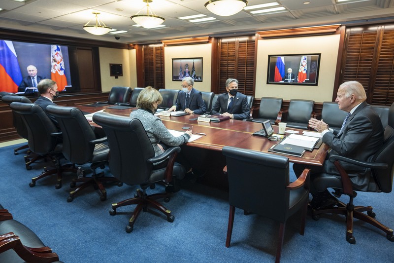 USA-RUSSIA/BIDEN-PUTIN Russian President Vladimir Putin holds talks with U.S. President Joe Biden via a video link in Sochi, Russia December 7, 2021. Sputnik/Mikhail Metzel/Pool via REUTERS ATTENTION EDITORS - THIS IMAGE WAS PROVIDED BY A THIRD PARTY.