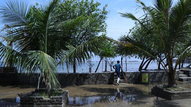 Banjir Rob Ancol (CNBC Indonesia/Tri Susilo)