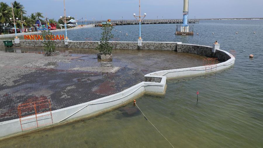 Banjir Rob Ancol (CNBC Indonesia/Tri Susilo)
