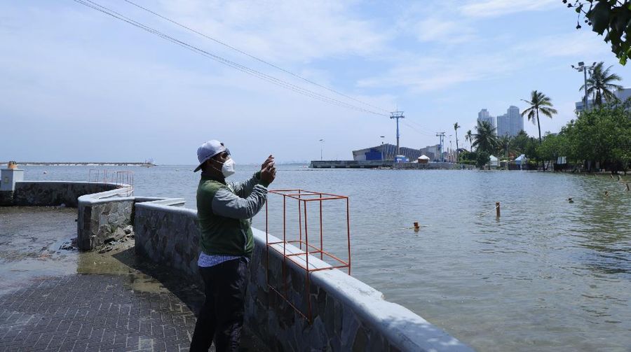 Banjir Rob di Pantai Ancol (CNBC Indonesia/Tri Susilo)