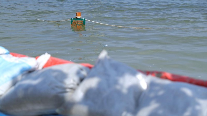 Banjir Rob di Pantai Ancol (CNBC Indonesia/Tri Susilo)