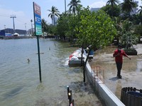 Tanda-Tanda Jakarta Tenggelam? Pantai Ancol Kena Banjir Rob