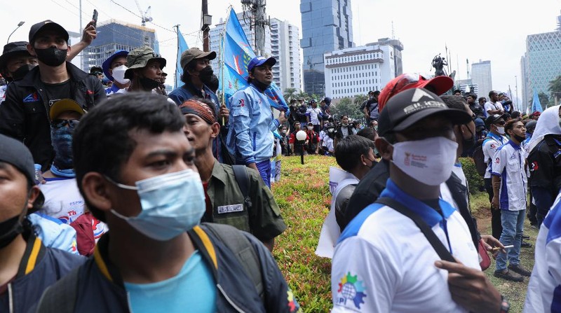 Demo Buruh di Patung Kuda (CNBC Indonesia/Tri Susilo)