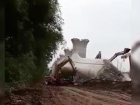 Viral! Tiang Kereta Cepat Timpa Ekskavator, Bos KCIC Murka!