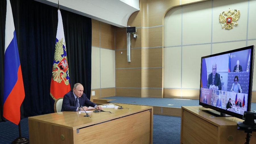 Russian President Vladimir Putin holds talks with U.S. President Joe Biden via a video link in Sochi, Russia December 7, 2021. Sputnik/Mikhail Metzel/Pool via REUTERS ATTENTION EDITORS - THIS IMAGE WAS PROVIDED BY A THIRD PARTY.