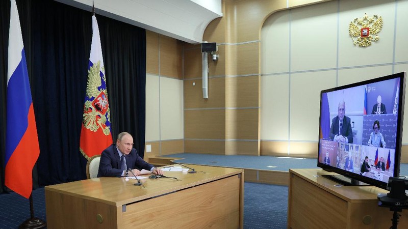 Russian President Vladimir Putin holds talks with U.S. President Joe Biden via a video link in Sochi, Russia December 7, 2021. Sputnik/Mikhail Metzel/Pool via REUTERS ATTENTION EDITORS - THIS IMAGE WAS PROVIDED BY A THIRD PARTY.