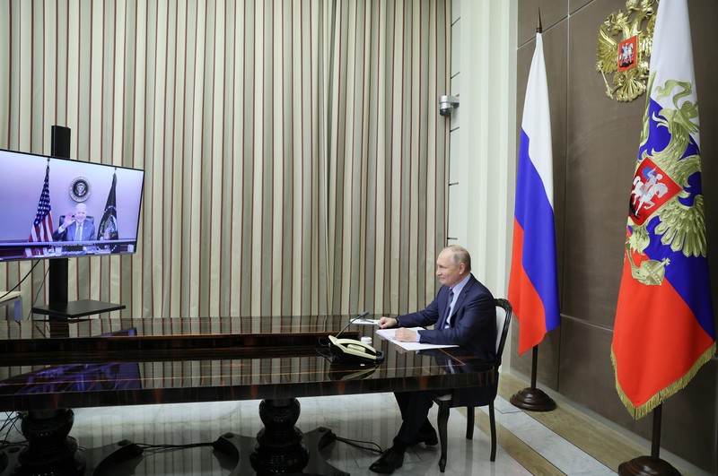 Russian President Vladimir Putin holds talks with U.S. President Joe Biden via a video link in Sochi, Russia December 7, 2021. Sputnik/Mikhail Metzel/Pool via REUTERS ATTENTION EDITORS - THIS IMAGE WAS PROVIDED BY A THIRD PARTY.