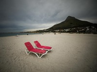 Diacak-acak Omicron, Potret 'Mati' Pantai Afrika Selatan