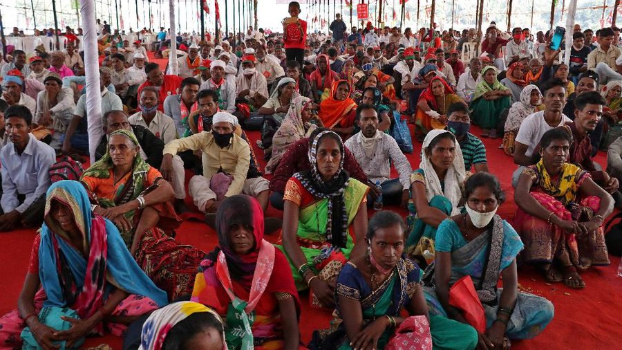 Farmers gather to mark the first anniversary of their protests on the outskirts of Delhi at Pakora Chowk near Tikri border, India, November 26, 2021. REUTERS/Anushree Fadnavis