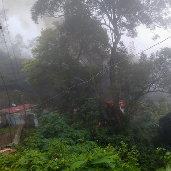 Helikopter Bawa Panglima Militer Jatuh, 13 Tewas