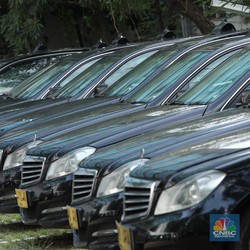 Mercedes Tarik 900 Ribu Mobil Keluaran Lama, Punyamu Aman?
