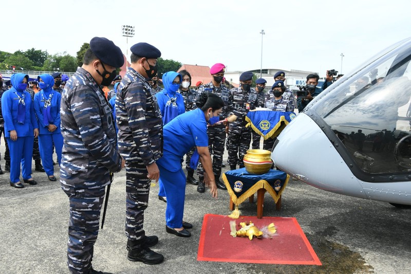 Bell Kirim Helikopter Bell 505 untuk TNI AL (Ist Bell) Bell Kirim Helikopter Bell 505 untuk TNI AL (Ist Bell)