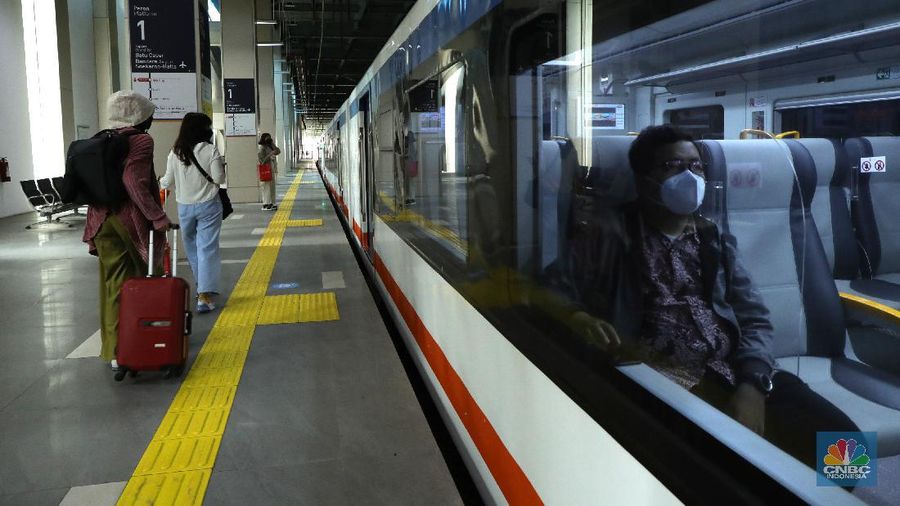 Kereta Railink (CNBC Indonesia/Tri Susilo)