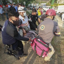 Kecelakaan Maut! Truk Terbalik, 54 Orang Tewas