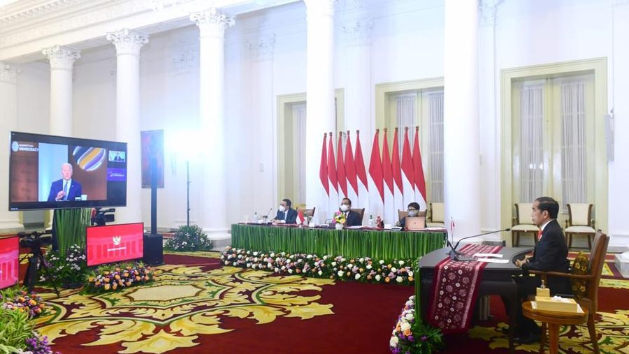 Presiden Joko Widodo menyampaikan komitmen Indonesia untuk terus memajukan demokrasi dan hak asasi manusia (HAM), baik pada level kawasan maupun global. Salah satu wujud konkretnya adalah penyelenggaraan Bali Democracy Forum (BDF) yang tepat hari ini, 9 Desember 2021. (Muchlis Jr - Biro Pers Sekretariat Presiden)
