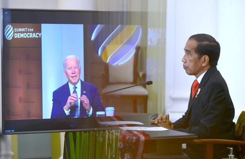 Presiden Joko Widodo menyampaikan komitmen Indonesia untuk terus memajukan demokrasi dan hak asasi manusia (HAM), baik pada level kawasan maupun global. Salah satu wujud konkretnya adalah penyelenggaraan Bali Democracy Forum (BDF) yang tepat hari ini, 9 Desember 2021. (Muchlis Jr - Biro Pers Sekretariat Presiden) Presiden Joko Widodo menyampaikan komitmen Indonesia untuk terus memajukan demokrasi dan hak asasi manusia (HAM), baik pada level kawasan maupun global. Salah satu wujud konkretnya adalah penyelenggaraan Bali Democracy Forum (BDF) yang tepat hari ini, 9 Desember 2021. (Muchlis Jr - Biro Pers Sekretariat Presiden)
