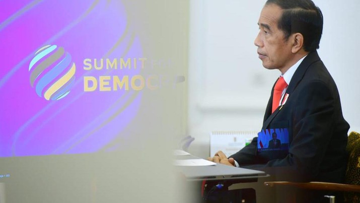 Presiden Joko Widodo menyampaikan komitmen Indonesia untuk terus memajukan demokrasi dan hak asasi manusia (HAM), baik pada level kawasan maupun global. Salah satu wujud konkretnya adalah penyelenggaraan Bali Democracy Forum (BDF) yang tepat hari ini, 9 Desember 2021. (Muchlis Jr - Biro Pers Sekretariat Presiden) Presiden Joko Widodo menyampaikan komitmen Indonesia untuk terus memajukan demokrasi dan hak asasi manusia (HAM), baik pada level kawasan maupun global. Salah satu wujud konkretnya adalah penyelenggaraan Bali Democracy Forum (BDF) yang tepat hari ini, 9 Desember 2021. (Muchlis Jr - Biro Pers Sekretariat Presiden)