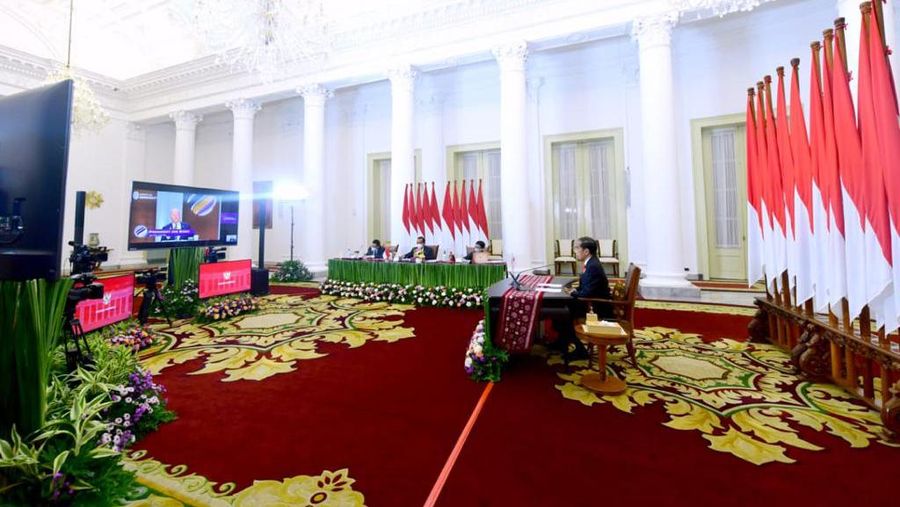 Presiden Joko Widodo menyampaikan komitmen Indonesia untuk terus memajukan demokrasi dan hak asasi manusia (HAM), baik pada level kawasan maupun global. Salah satu wujud konkretnya adalah penyelenggaraan Bali Democracy Forum (BDF) yang tepat hari ini, 9 Desember 2021. (Muchlis Jr - Biro Pers Sekretariat Presiden)