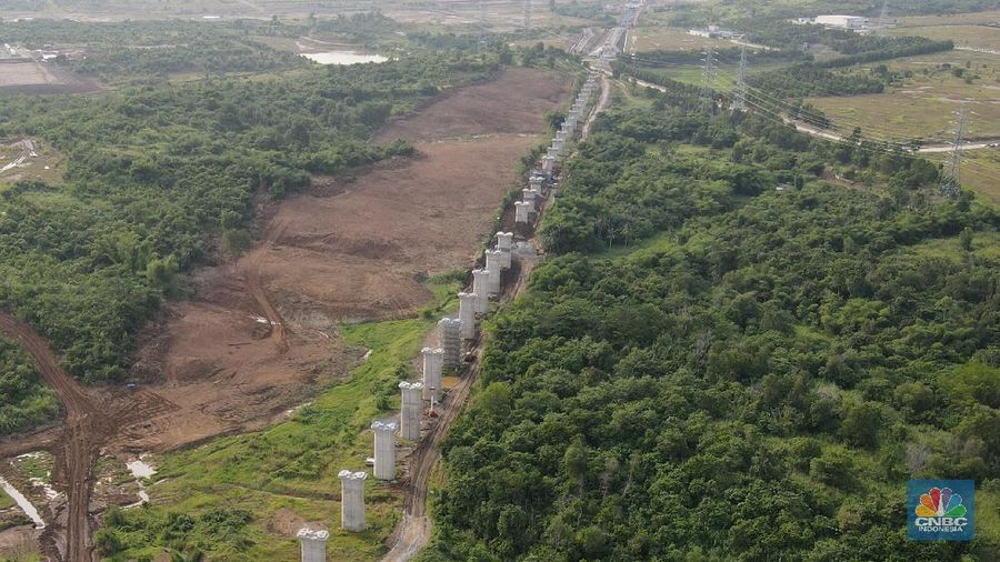Proyek Kereta Cepat Jakarta Bandung (KCJB) di Karawang. (CNBC Indonesia/Andrean Kristianto)