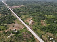 Membelah Kebun Hingga Desa, Ini Beton-Beton Kereta Cepat RI