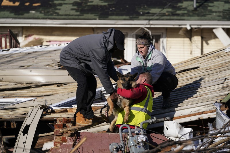 Kerusakan terlihat di pusat kota Mayfield setelah terjangan tornado yang menghancurkan beberapa negara bagian AS, di Mayfield, Kentucky, AS, 11 Desember 2021. (Maxar Technologies/Handout via REUTERS)