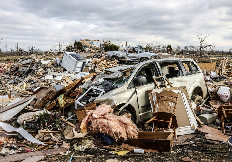 Kerusakan terlihat di pusat kota Mayfield setelah terjangan tornado yang menghancurkan beberapa negara bagian AS, di Mayfield, Kentucky, AS, 11 Desember 2021. (Maxar Technologies/Handout via REUTERS)