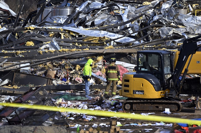 Kerusakan terlihat di pusat kota Mayfield setelah terjangan tornado yang menghancurkan beberapa negara bagian AS, di Mayfield, Kentucky, AS, 11 Desember 2021. (Maxar Technologies/Handout via REUTERS)