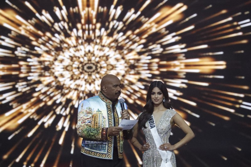 ISRAEL-MISSUNIVERSE/ Miss Universe contestants compete during the Miss Universe pageant in the Red Sea resort of Eilat, Israel December 13, 2021. REUTERS/Ronen Zvulun