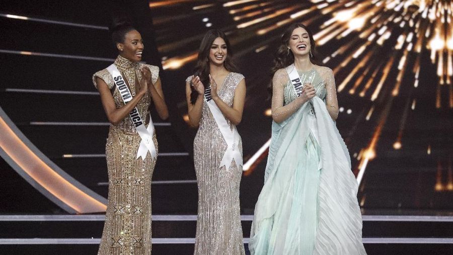 Miss Universe contestants compete during the Miss Universe pageant in the Red Sea resort of Eilat, Israel December 13, 2021. REUTERS/Ronen Zvulun