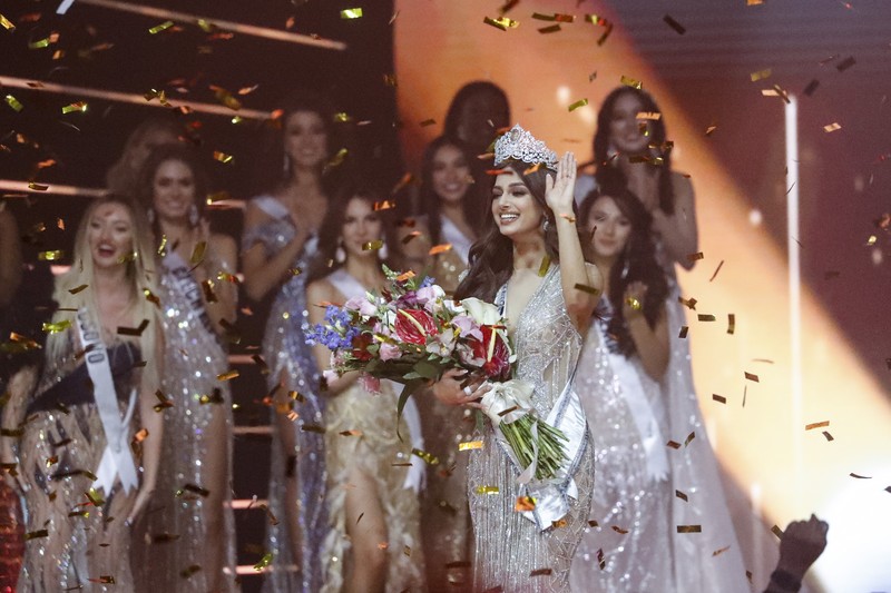 ISRAEL-MISSUNIVERSE/ Miss Universe contestants compete during the Miss Universe pageant in the Red Sea resort of Eilat, Israel December 13, 2021. REUTERS/Ronen Zvulun