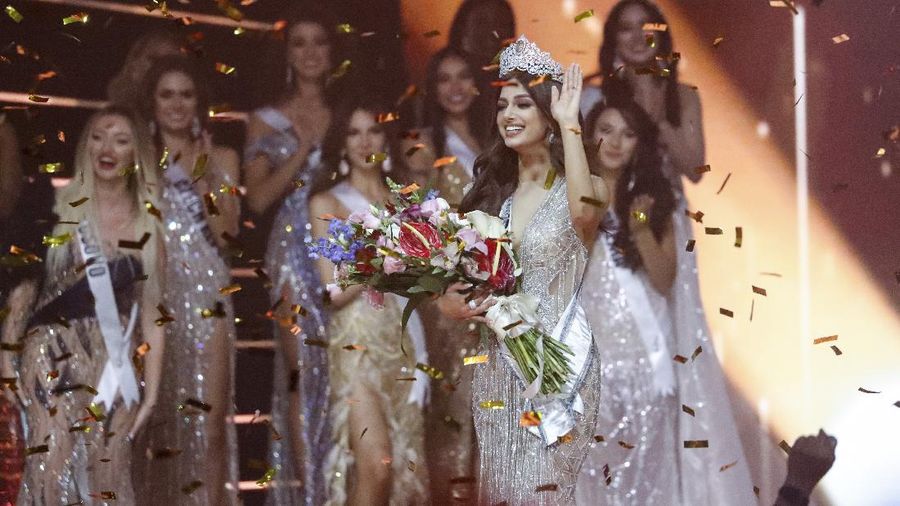 Miss Universe contestants compete during the Miss Universe pageant in the Red Sea resort of Eilat, Israel December 13, 2021. REUTERS/Ronen Zvulun