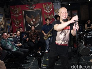 Queen Bikin Ahmad Dhani Candu Banget, Lagunya Didengar Setiap Hari!