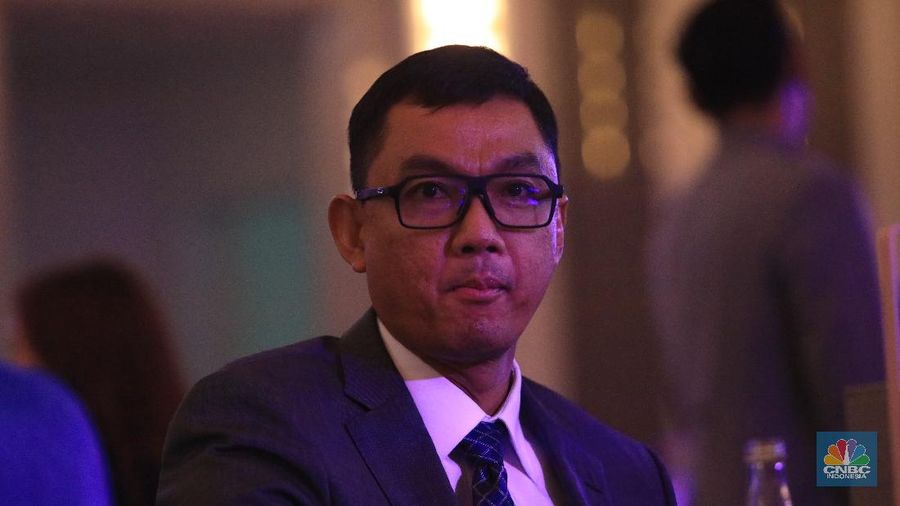 Dirut PLN Darmawan Prasodjo dalam acara penghargaan CNBC Indonesia Award 2021. (CNBC Indonesia/ Muhammad Sabki)