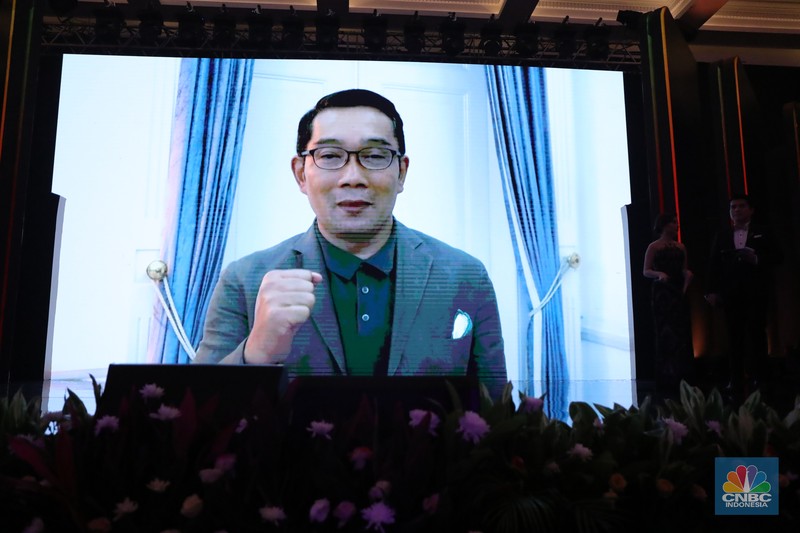 PT. Ajaib Sekuritas Asia terpilih menjadi pemenang penghargaan kategori The Best Retail Brokerage Firm dalam acara penghargaan CNBC Indonesia Award 2021. (CNBC Indonesia/ Tri Susilo)