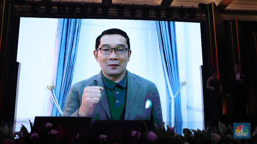 PT. Ajaib Sekuritas Asia terpilih menjadi pemenang penghargaan kategori The Best Retail Brokerage Firm dalam acara penghargaan CNBC Indonesia Award 2021. (CNBC Indonesia/ Tri Susilo)