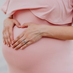 Makan Kurma Bikin Proses Melahirkan Lancar, Mitos atau Fakta?