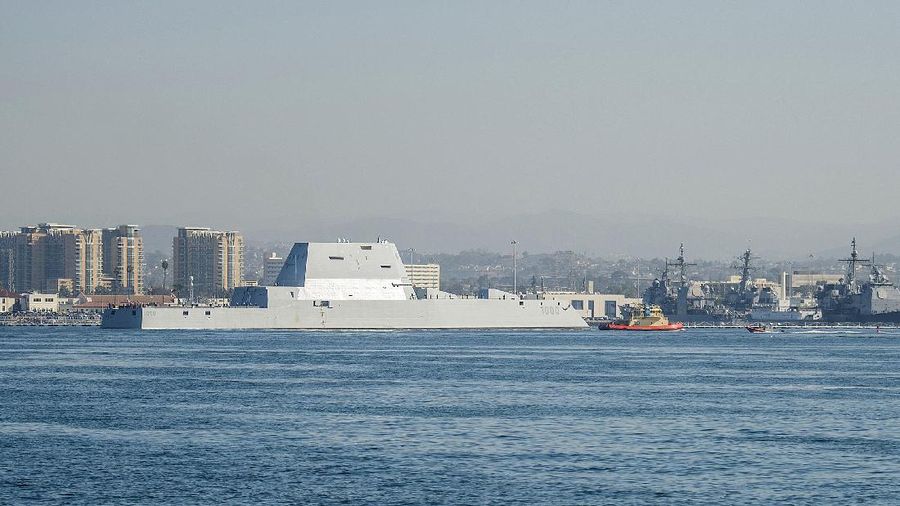 Kapal Perang AS USS Zumwalt (Photo By: Petty Officer First Class Trevor Welsh)