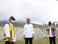 Jokowi Resmikan 'Penampung Aliran Sungai' Raksasa di Jateng