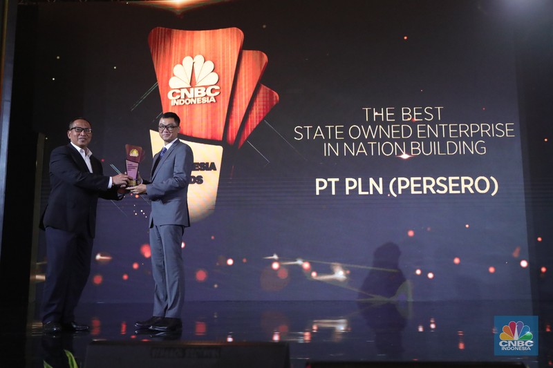 PT. Ajaib Sekuritas Asia terpilih menjadi pemenang penghargaan kategori The Best Retail Brokerage Firm dalam acara penghargaan CNBC Indonesia Award 2021. (CNBC Indonesia/ Tri Susilo) PT. Ajaib Sekuritas Asia terpilih menjadi pemenang penghargaan kategori The Best Retail Brokerage Firm dalam acara penghargaan CNBC Indonesia Award 2021. (CNBC Indonesia/ Tri Susilo)