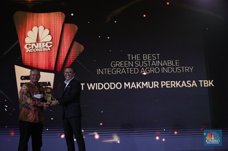 PT. Ajaib Sekuritas Asia terpilih menjadi pemenang penghargaan kategori The Best Retail Brokerage Firm dalam acara penghargaan CNBC Indonesia Award 2021. (CNBC Indonesia/ Tri Susilo)