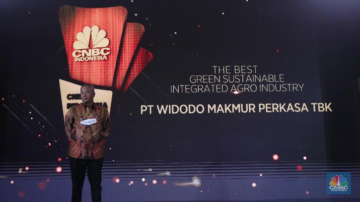 PT. Widodo Makmur Perkasa Tbk terpilih menjadi pemenang penghargaan kategori  The Best Green Sustainable Integrated Agro Industry dalam acara penghargaan CNBC Indonesia Award 2021. (CNBC Indonesia/Tri Susilo)