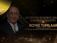 Royke Tumilaar Raih'Lifetime Achievement In Banking Industry'