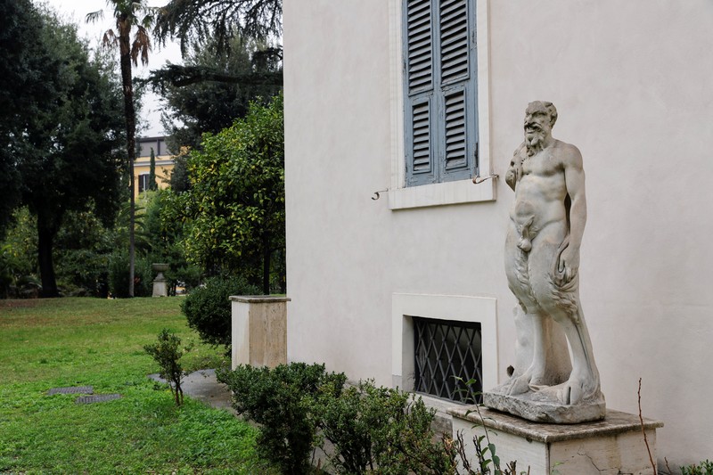 Villa Aurora, Putri Rita Jenrette Princess Rita Boncompagni Ludovisi poses for a photograph outside Villa Aurora, a building that boasts Caravaggio's only ceiling mural, which is up for auction in January with an opening bid set at 471 million euros, in Rome, Italy, November 16, 2021. REUTERS/Remo Casilli