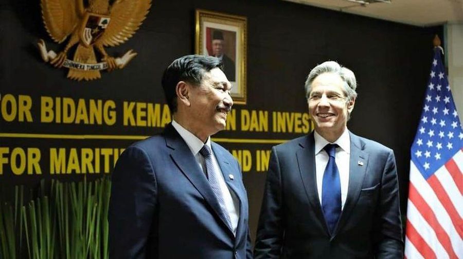 Menteri Koordinator BIdang Kemaritiman dan Investasi, Luhut B. Pandjaitan melaksanakan pertemuan bilateral dengan Menteri Luar Negeri Amerika Serikat Antony Blinken di Jakarta pada Selasa sore (14-12-2021). (Doc Kemenko Marves)