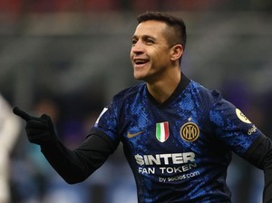 Al Ittihad Mau Duetkan Karim Benzema-Alexis Sanchez?