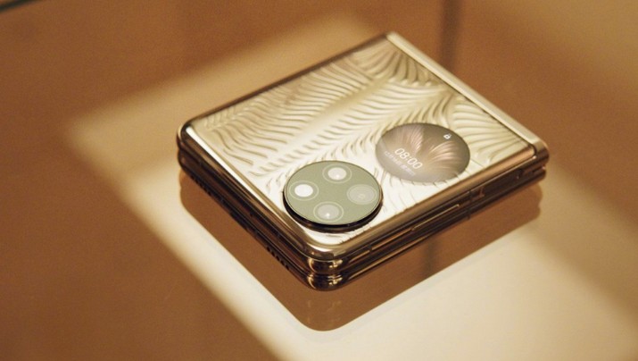 Huawei P50 Pocket (Tangkapan Layar via Harper's Bazaar China)